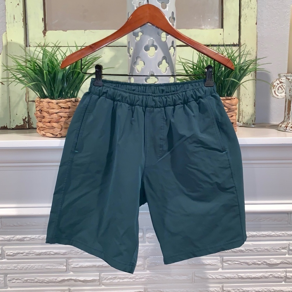 MYLES Green Nylon Quick Dry Athletic Shorts with Pockets Size Medium Like New